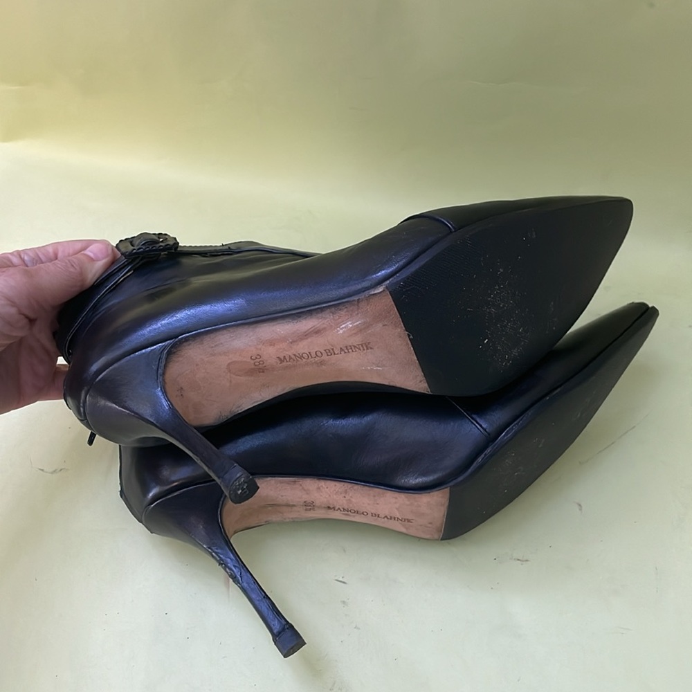 Vintage black Manolo Blahnik all leather booties - Picture 13 of 15